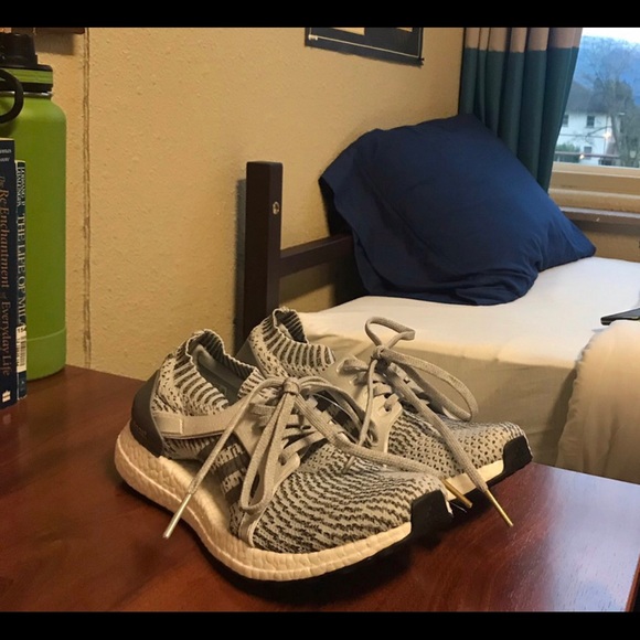 Grey Adidas UltraBoost women’s size 7 - Picture 2 of 3